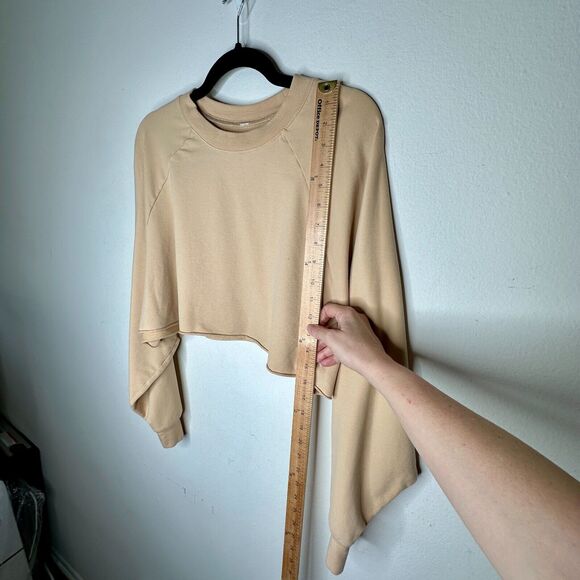 Alo Yoga Tan Go Washed and Worn Long Sleeve Boat Neck Boxy Crop Sweatshirt L - Picture 10 of 12